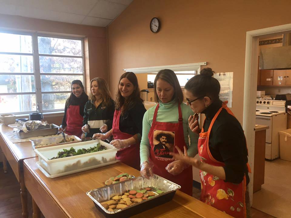 Temple Shalom is represented in the 2018 Christmas Eve Dinner for the food insecure, part of the Sunday Supper Project.